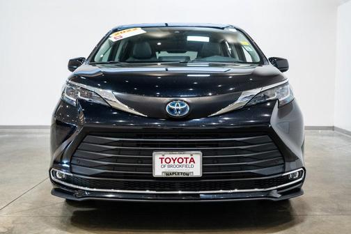 2022 Toyota Sienna XLE