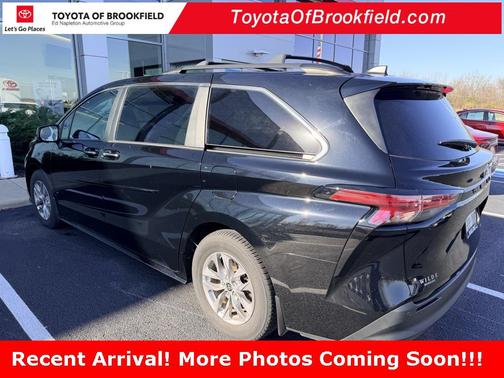2022 Toyota Sienna XLE