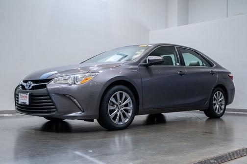 2017 Toyota Camry Hybrid XLE