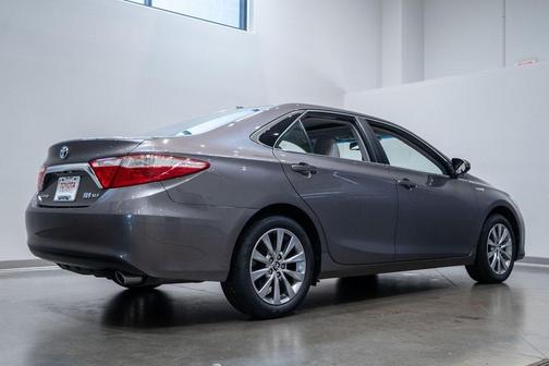 2017 Toyota Camry Hybrid XLE