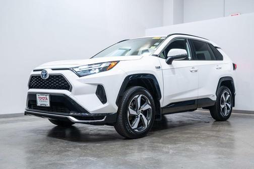 2024 Toyota RAV4 Prime SE