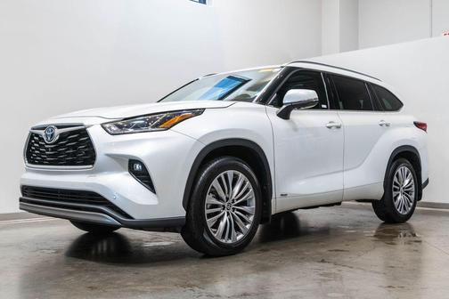 Wind Chill Pearl 2022 Toyota Highlander Hybrid Platinum