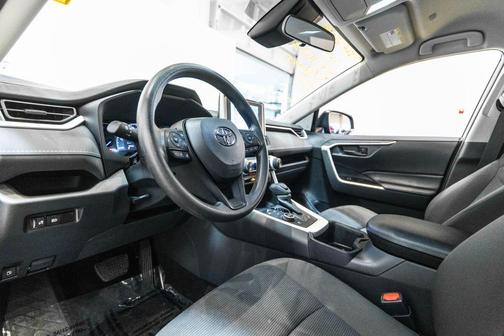 2024 Toyota RAV4 Hybrid SE