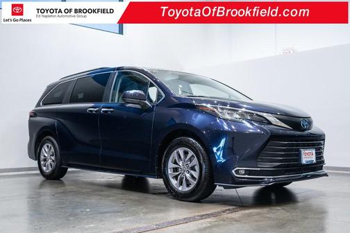 2023 Toyota Sienna XLE