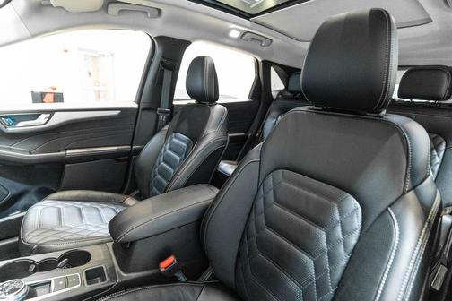 Agate Black Metallic 2024 Ford Escape PHEV SE