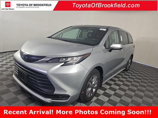 2023 Toyota Sienna LE