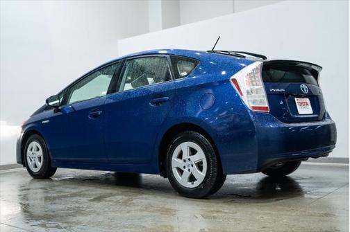 2010 Toyota Prius III