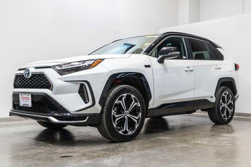 Wind Chill Pearl/Midnight Black Metallic 2023 Toyota RAV4 Prime XSE