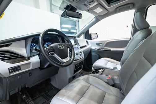 2018 Toyota Sienna XLE Premium