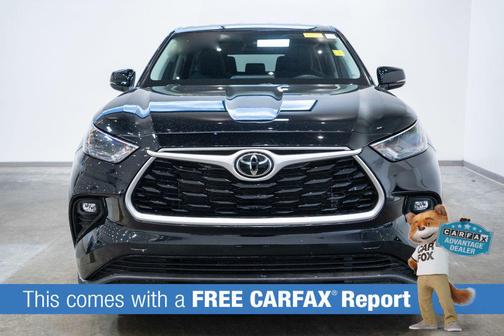 2022 Toyota Highlander LE