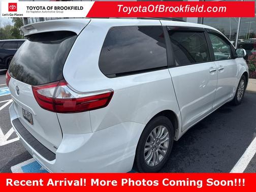 2016 Toyota Sienna XLE