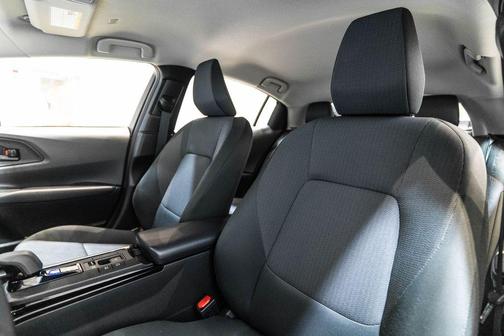 2025 Toyota Prius LE