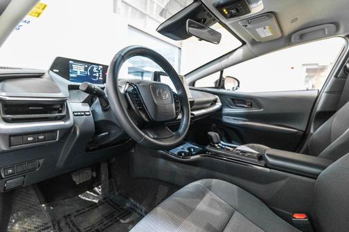 2025 Toyota Prius LE