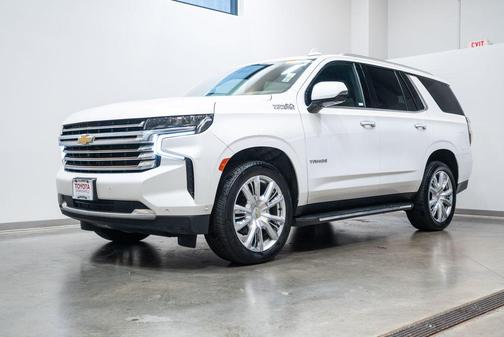 Iridescent Pearl Tricoat 2024 Chevrolet Tahoe 4WD High Country