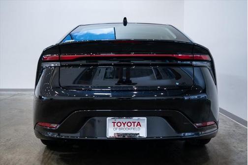 2025 Toyota Prius L