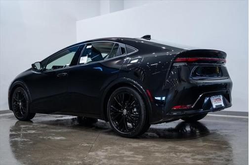 2025 Toyota Prius L