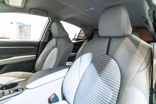 White 2022 Toyota Camry SE