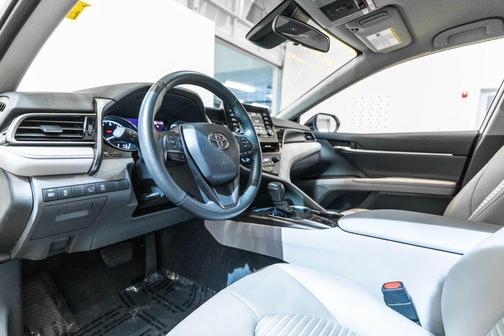 White 2022 Toyota Camry SE