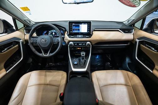2020 Toyota RAV4 Hybrid SE