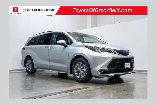 2024 Toyota Sienna XLE