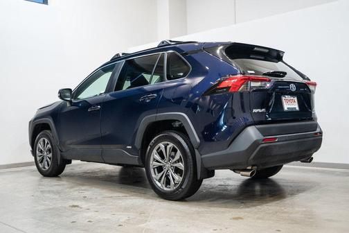 2022 Toyota RAV4 Hybrid XLE Premium