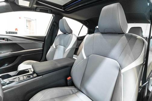 Ice 2026 Toyota Camry SE