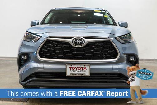 Moon Dust 2022 Toyota Highlander XLE