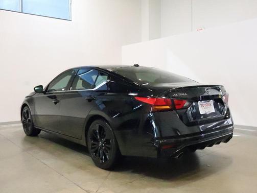 2023 Nissan Altima SR FWD