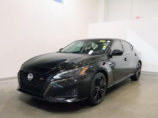 2023 Nissan Altima SR FWD