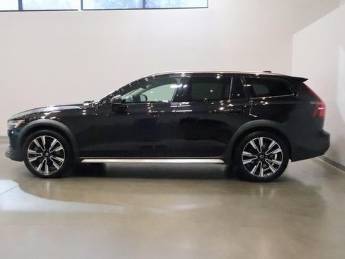 2020 Volvo V60 Cross Country T5