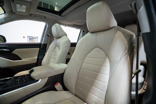 Wind Chill Pearl 2022 Toyota Highlander XLE