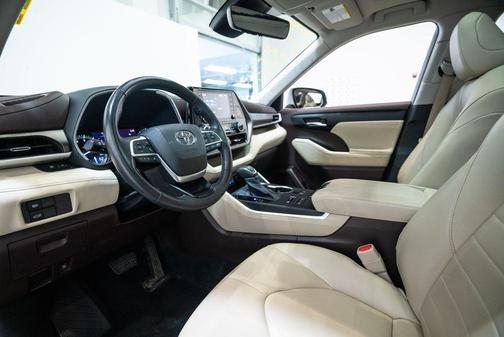 Wind Chill Pearl 2022 Toyota Highlander XLE