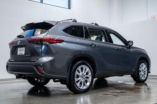 2023 Toyota Highlander Hybrid Limited