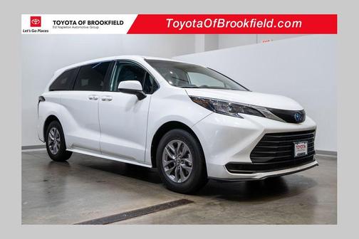 2024 Toyota Sienna LE