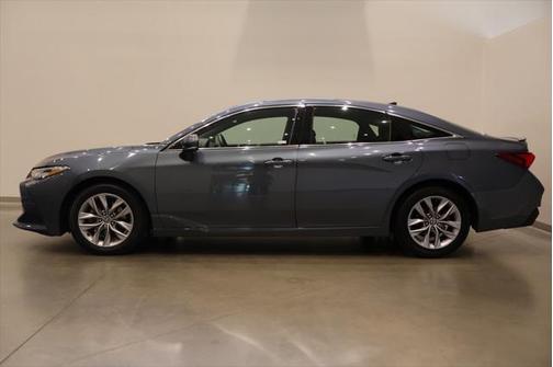 2022 Toyota Avalon XLE