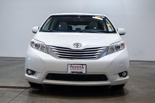 2016 Toyota Sienna XLE