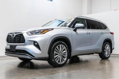 Celestial Silver Metallic 2022 Toyota Highlander Platinum