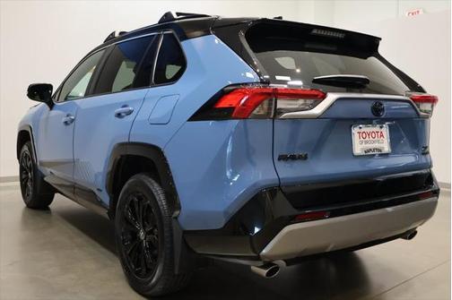 2022 Toyota RAV4 Hybrid SE