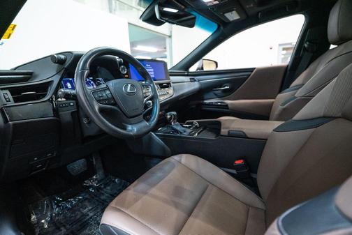 2023 Lexus ES 350 Base