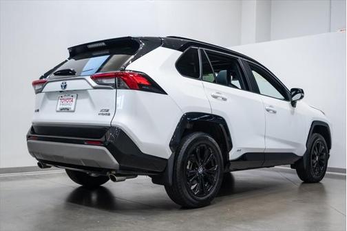 2024 Toyota RAV4 Hybrid SE