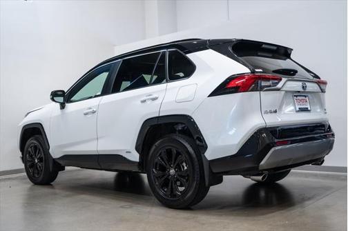 2024 Toyota RAV4 Hybrid SE