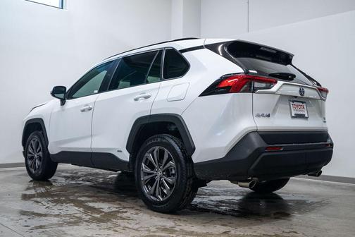 2024 Toyota RAV4 Hybrid XLE Premium