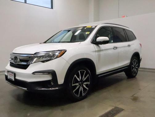 2022 Honda Pilot Touring 8-Passenger