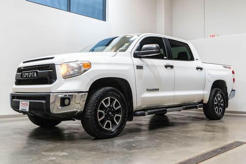 Super White 2015 Toyota Tundra SR5