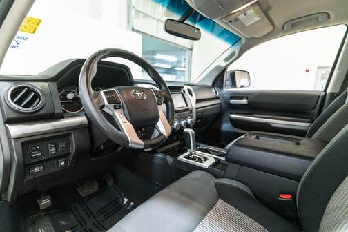 Super White 2015 Toyota Tundra SR5