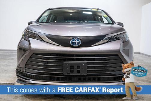 2024 Toyota Sienna LE