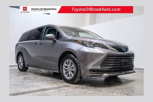 2024 Toyota Sienna LE