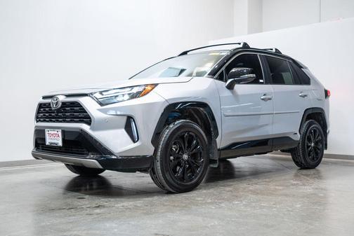 2025 Toyota RAV4 Hybrid SE
