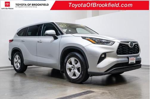 2022 Toyota Highlander LE