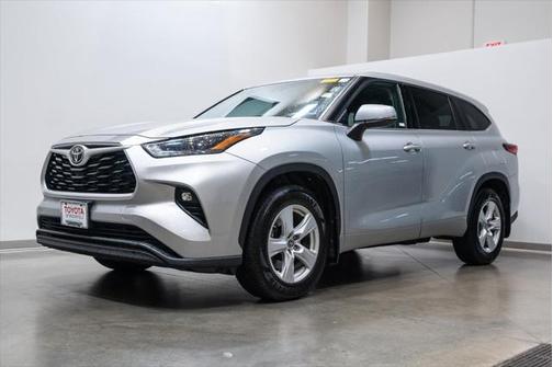 2022 Toyota Highlander LE